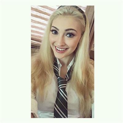 Anna Faith Carlson taking a selfie