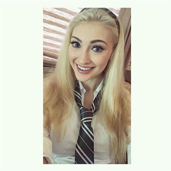 Anna Faith Carlson taking a selfie