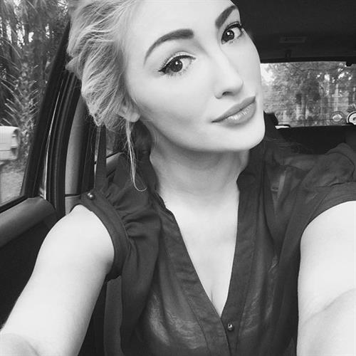 Anna Faith Carlson taking a selfie