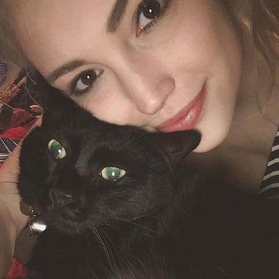 Anna Faith Carlson taking a selfie