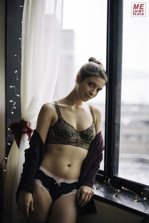 Jillian Rose Reed - Esquire Me in My Place