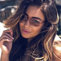 Pia Muehlenbeck taking a selfie