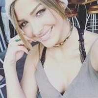 Migbelis Lynette Castellanos taking a selfie