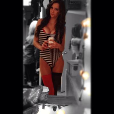 Caitlin Arnett taking a selfie