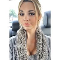 Caitlin Arnett taking a selfie