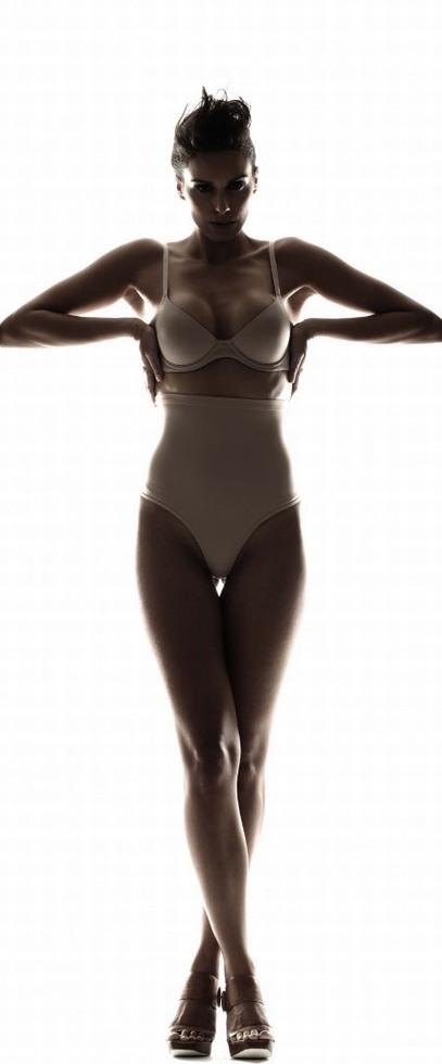 Carol Prates in lingerie