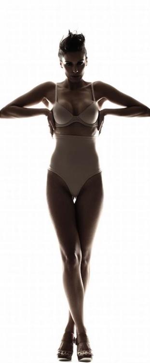 Carol Prates in lingerie