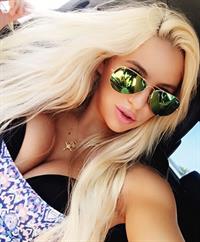 Bri Teresi taking a selfie