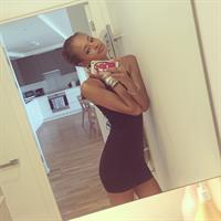 Malaika Firth taking a selfie