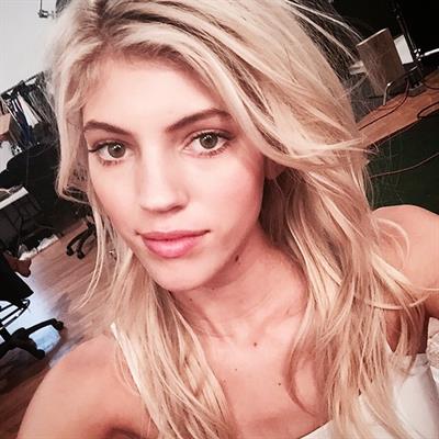 Devon Windsor taking a selfie