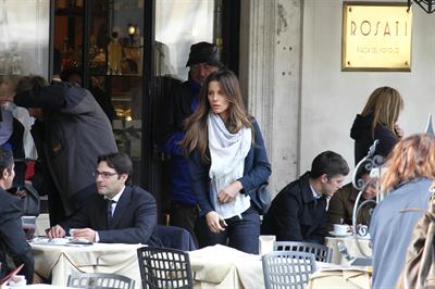 Kate Beckinsale On Set of The Face of an Angel in Rome November 11-2013 