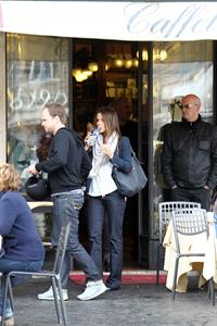 Kate Beckinsale On Set of The Face of an Angel in Rome November 11-2013 
