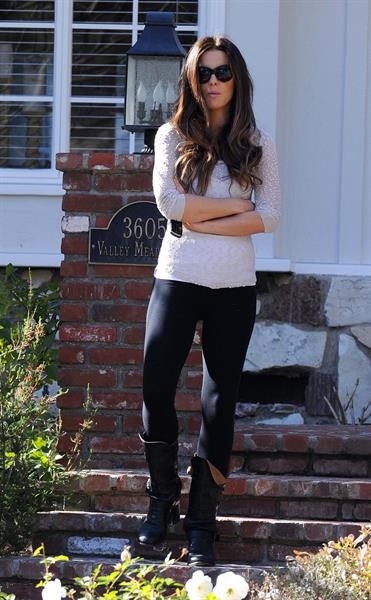 Kate Beckinsale out and about in Beverly Hills 1/19/13 