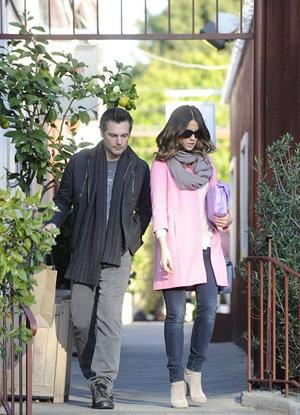 Kate Beckinsale shopping in the Brentwood Country Mart February 9-2013 