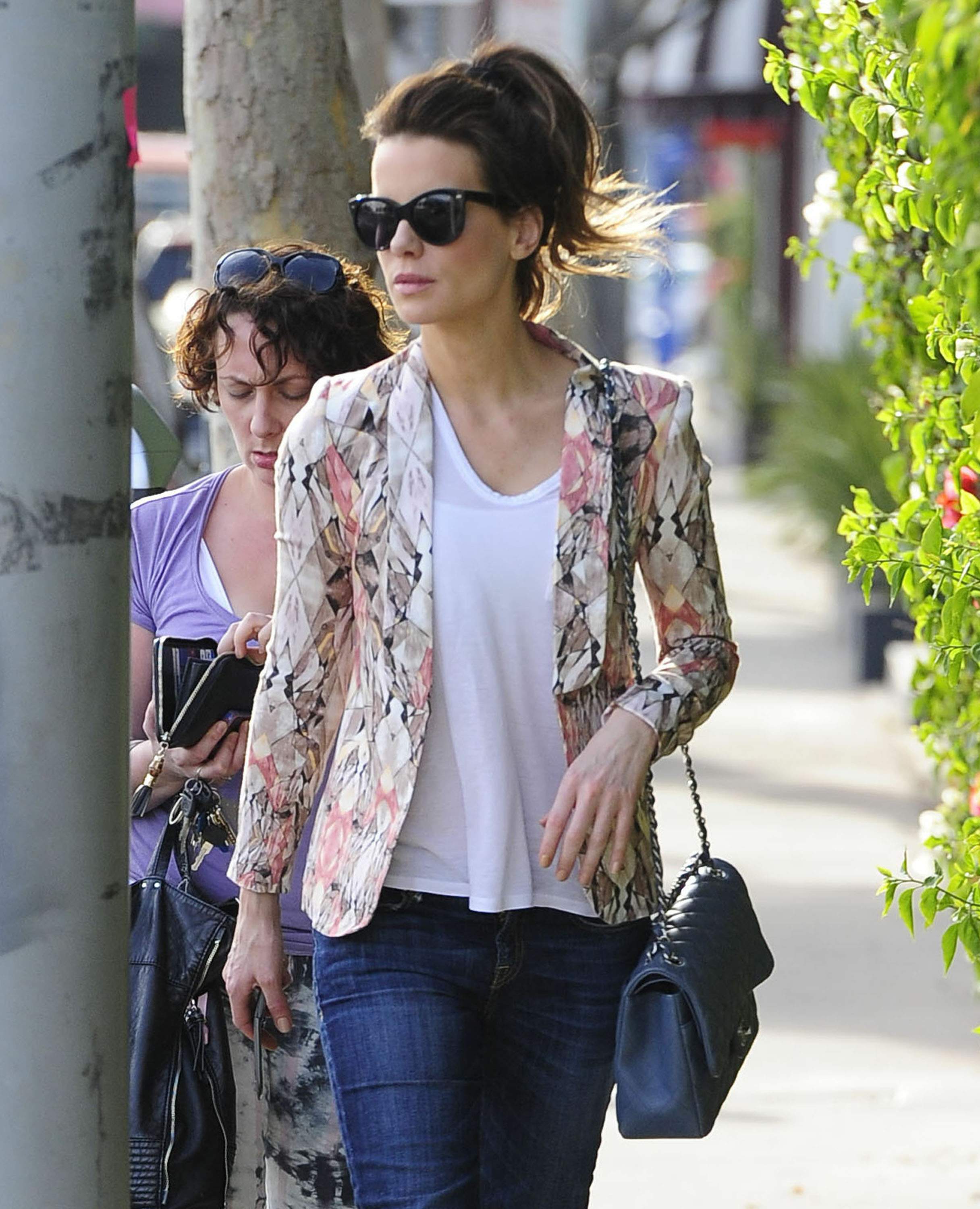 Kate Beckinsale Pictures Kate Beckinsale out shopping on Melrose Ave in West Hollywood, January 22, 2013