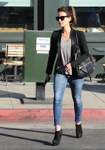 Kate Beckinsale heads out to lunch in Brentwood 11/7/12