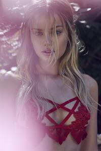 Frida Aasen in lingerie