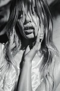 Frida Aasen in lingerie