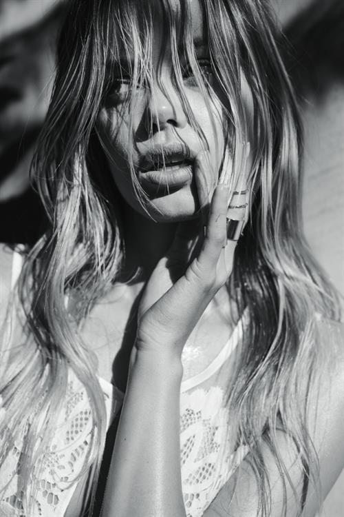 Frida Aasen in lingerie