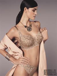 Sofia Resing in lingerie