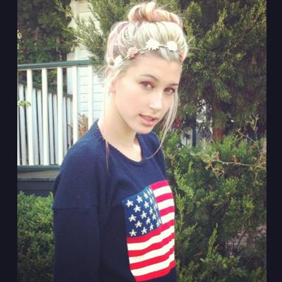 Hailey Bieber
