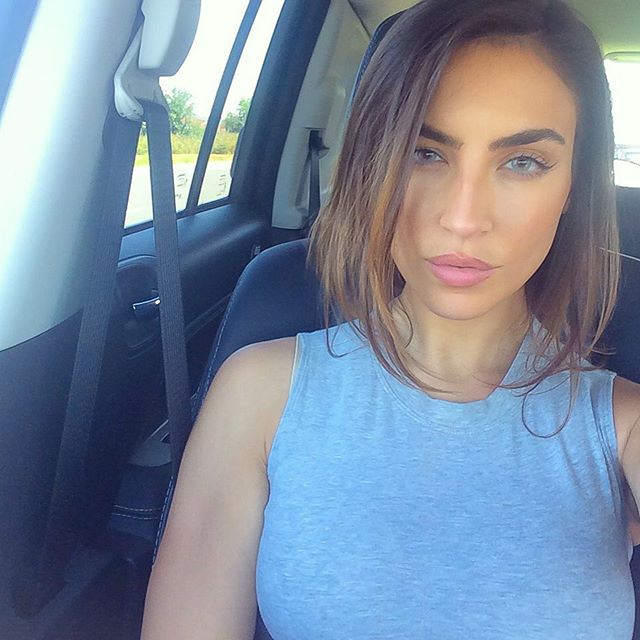 Kelly Karloff taking a selfie