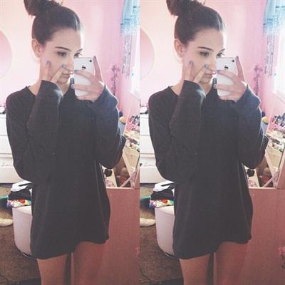 Christina Marie Harris taking a selfie