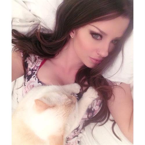 Sheala Foster taking a selfie