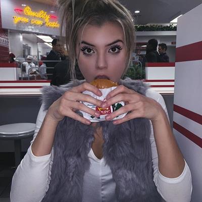 Alissa Violet
