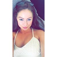 Laura Carter taking a selfie