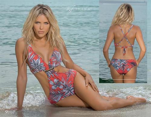 Tetyana Veryovkina in a bikini - ass