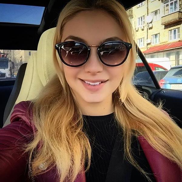 Katarina Pudar taking a selfie