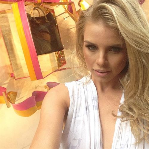 Tegan Martin taking a selfie