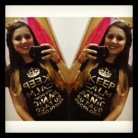 Veronica Rangel taking a selfie