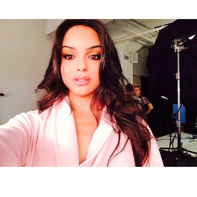 Lisa Ramos taking a selfie