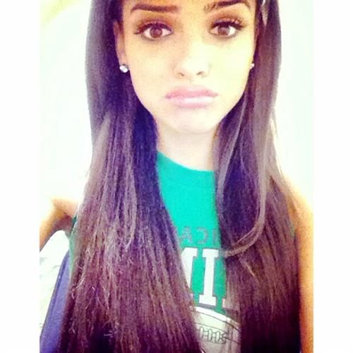 Lisa Ramos taking a selfie