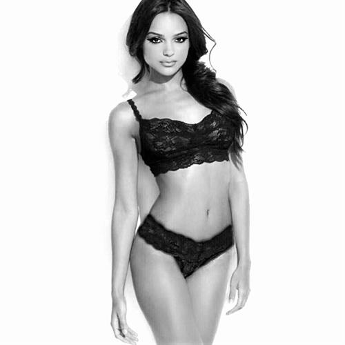 Lisa Ramos in lingerie