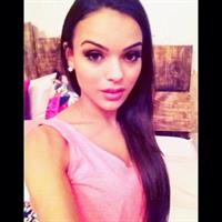 Lisa Ramos taking a selfie