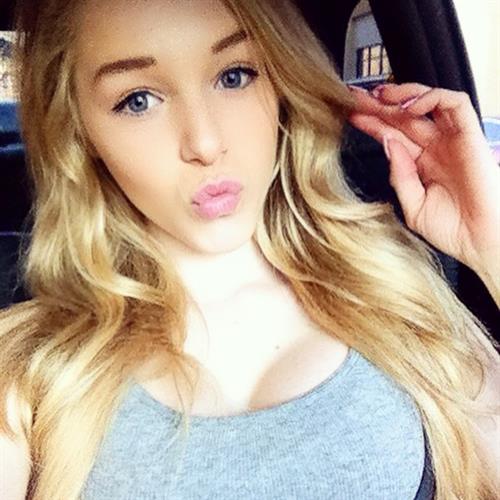 Courtney Tailor taking a selfie