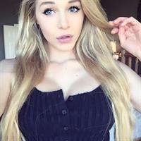 Courtney Tailor taking a selfie