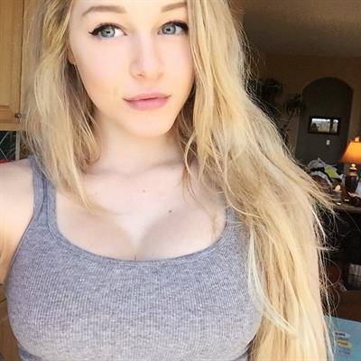 Courtney Tailor taking a selfie