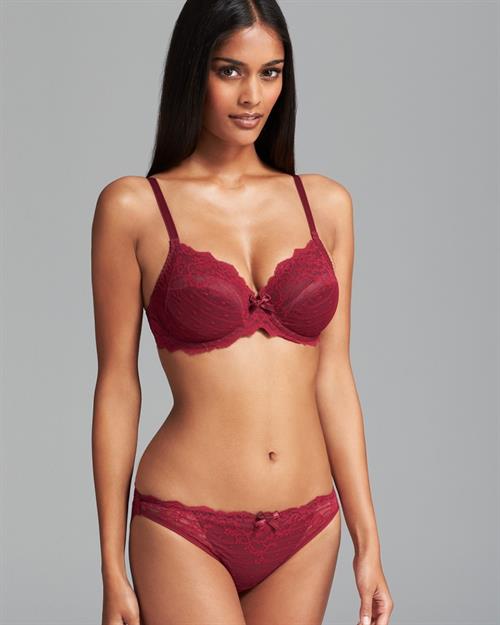 Alyssah Ali in lingerie