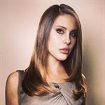 Chloe Rose Lattanzi taking a selfie