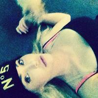 Chloe Rose Lattanzi taking a selfie