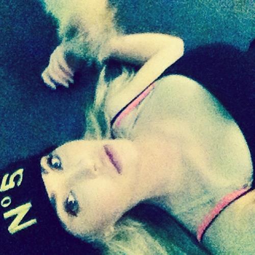 Chloe Rose Lattanzi taking a selfie