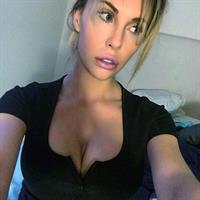 Chloe Rose Lattanzi taking a selfie