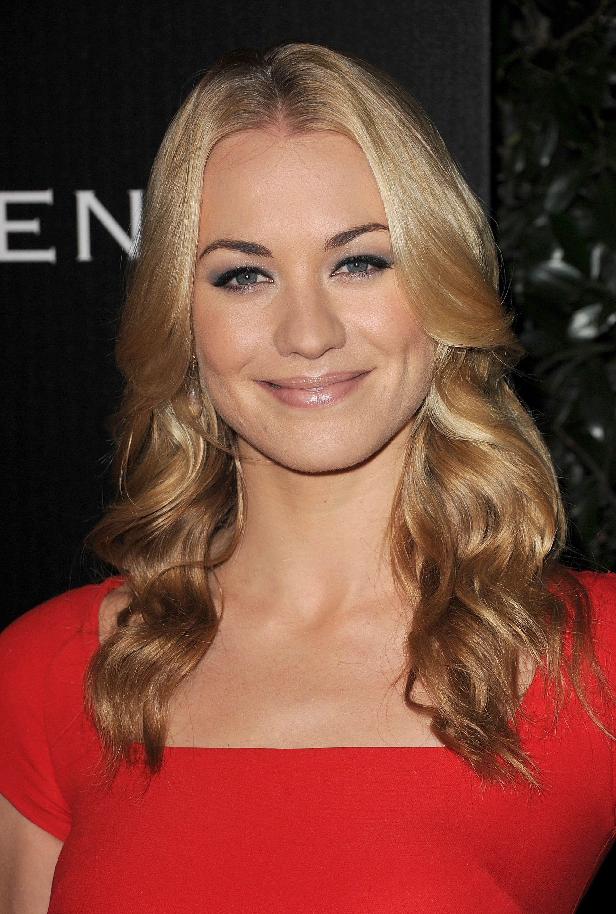 Yvonne Strahovski