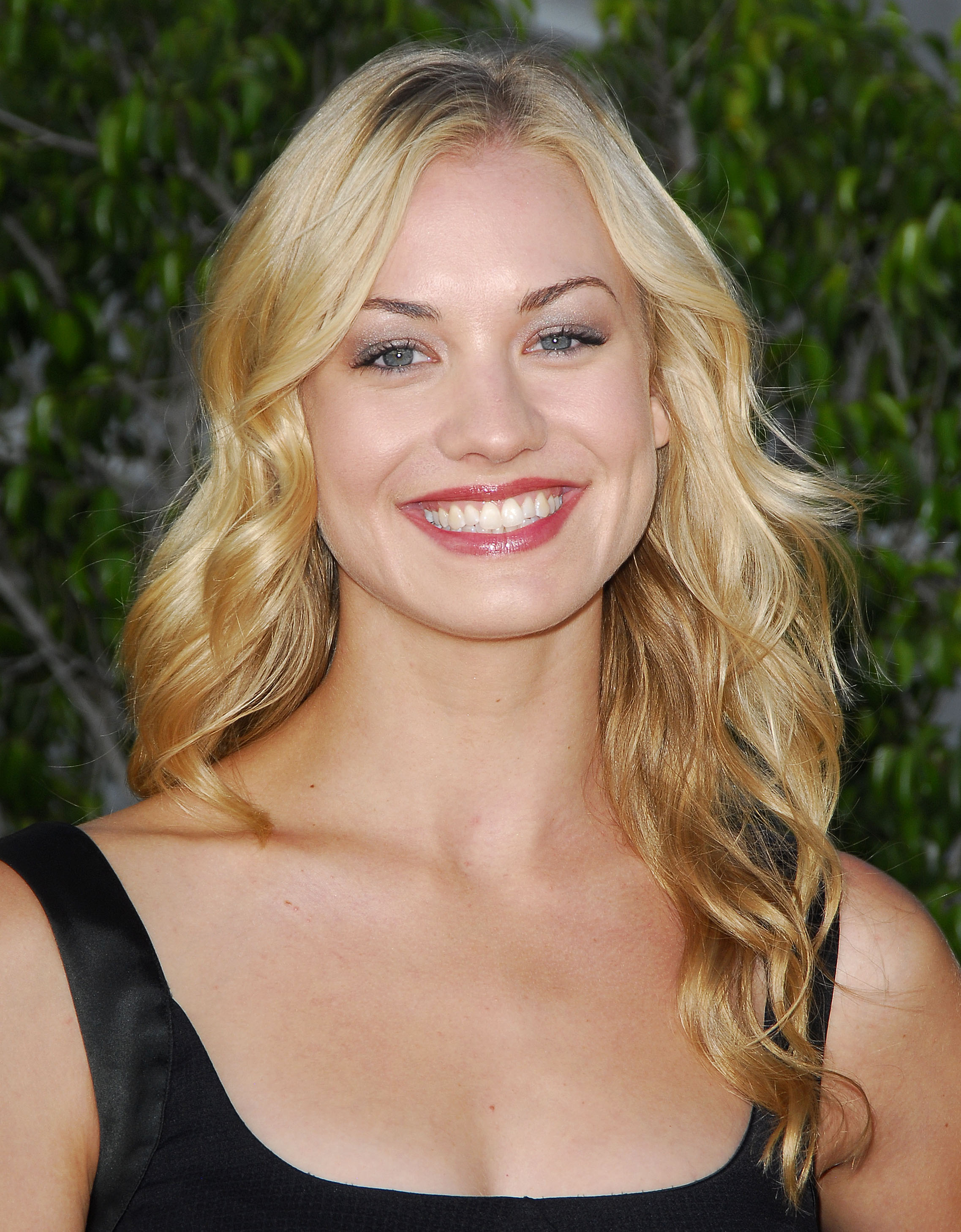 Yvonne Strahovski