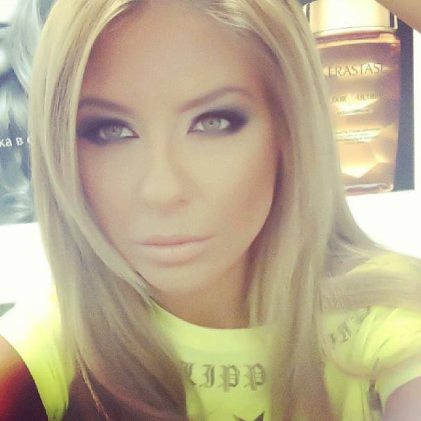 Andrea Ando taking a selfie