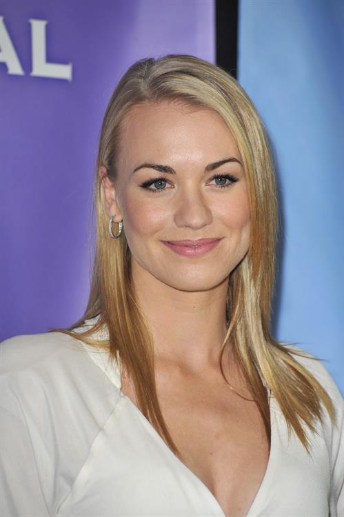 Yvonne Strahovski